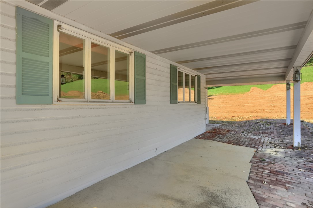 423 Little Creek Rd