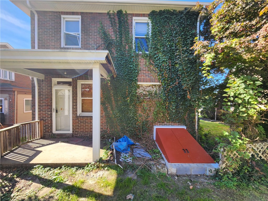 1103 Summit St