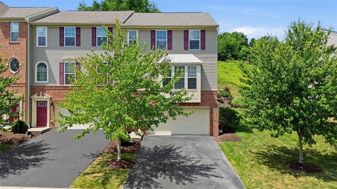 214 Broadstone Drive Adams Twp PA