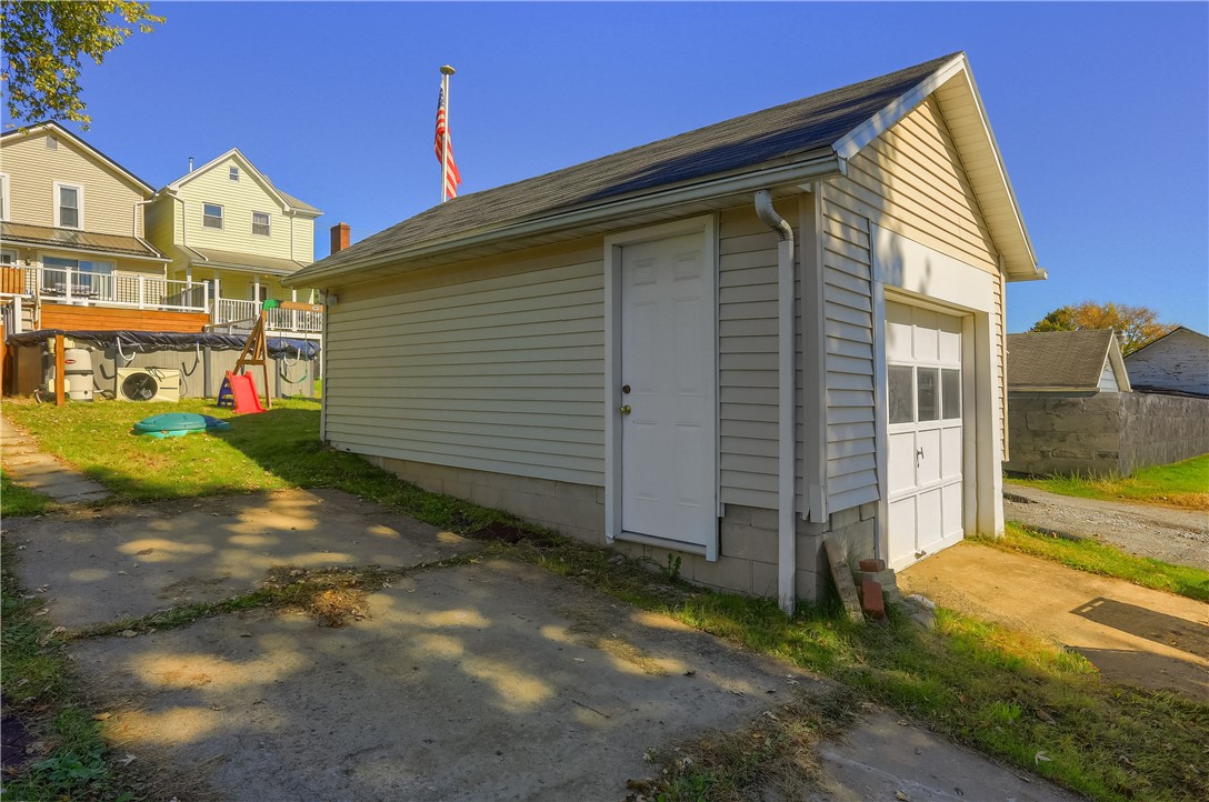 435 Line Ave