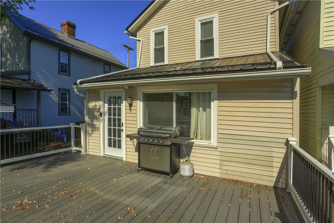 435 Line Ave