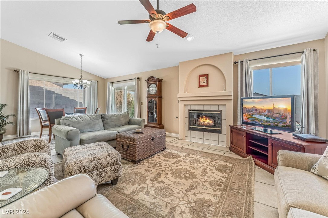 5116 Vista Del Rancho Way