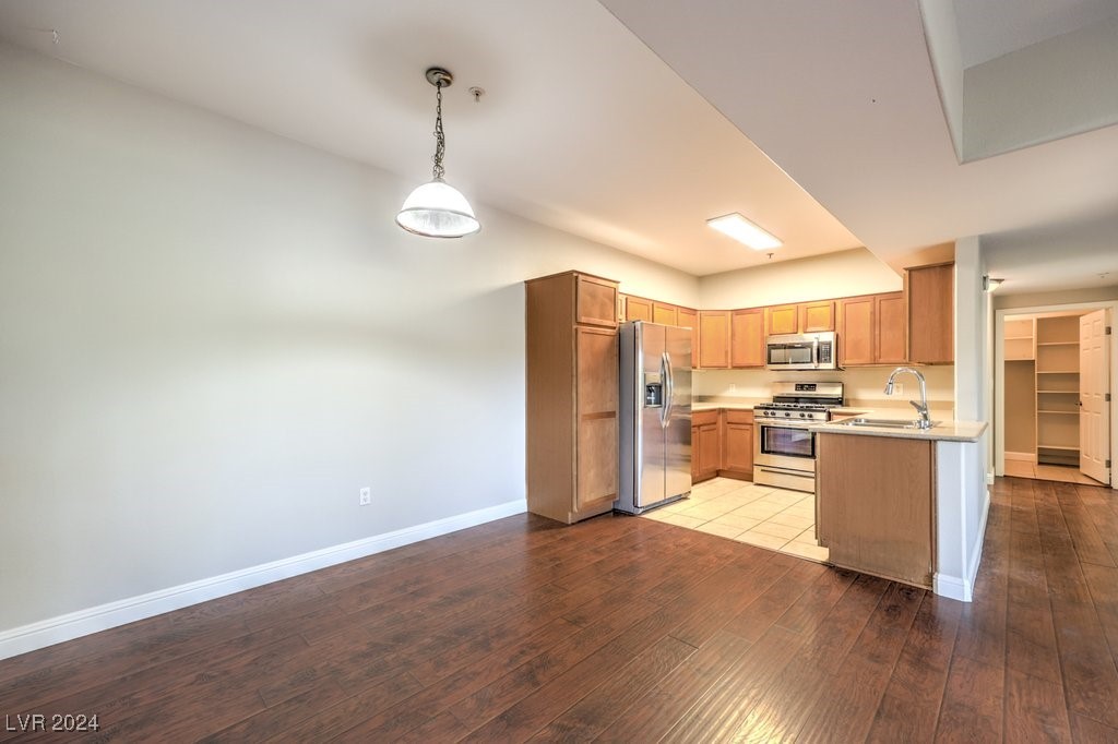 2291 West Horizon Ridge Parkway 13274