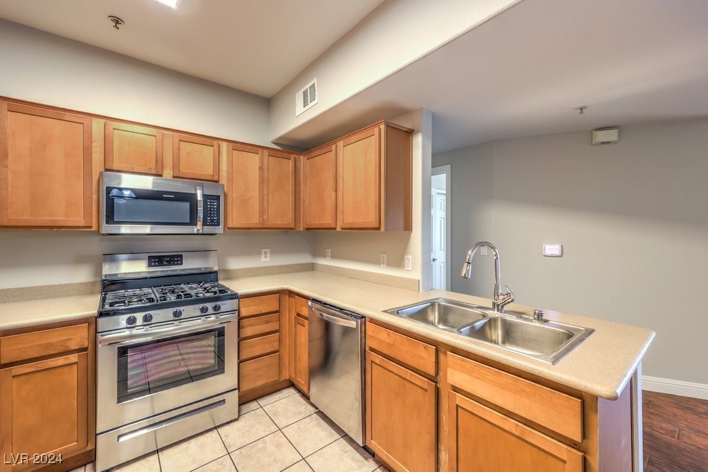 2291 West Horizon Ridge Parkway 13274