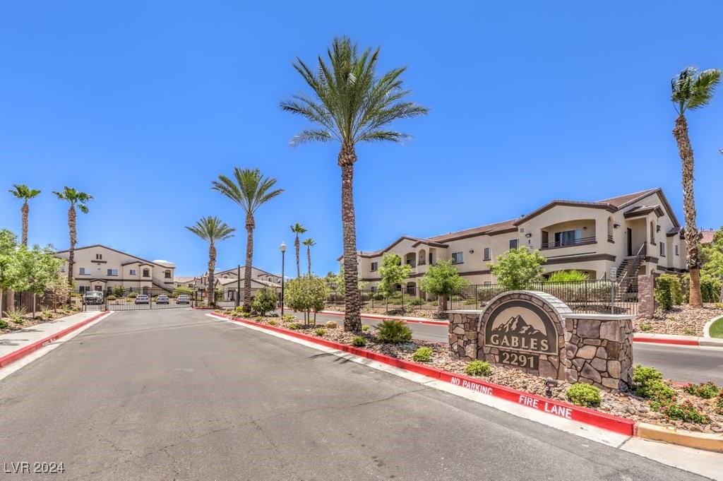 2291 West Horizon Ridge Parkway 13274