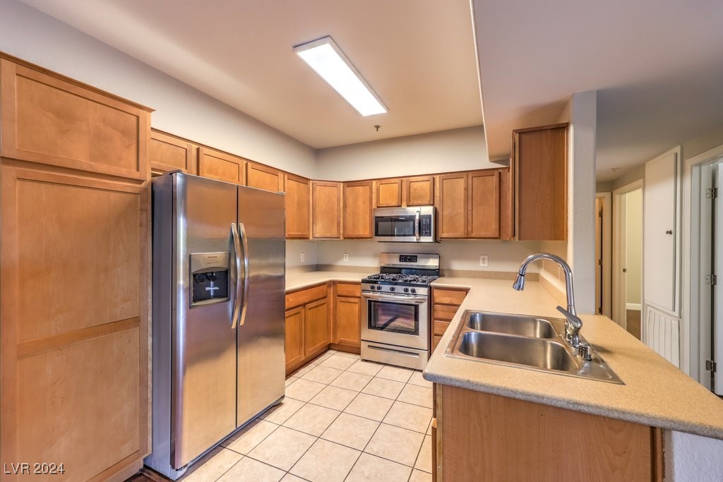 2291 West Horizon Ridge Parkway 13274