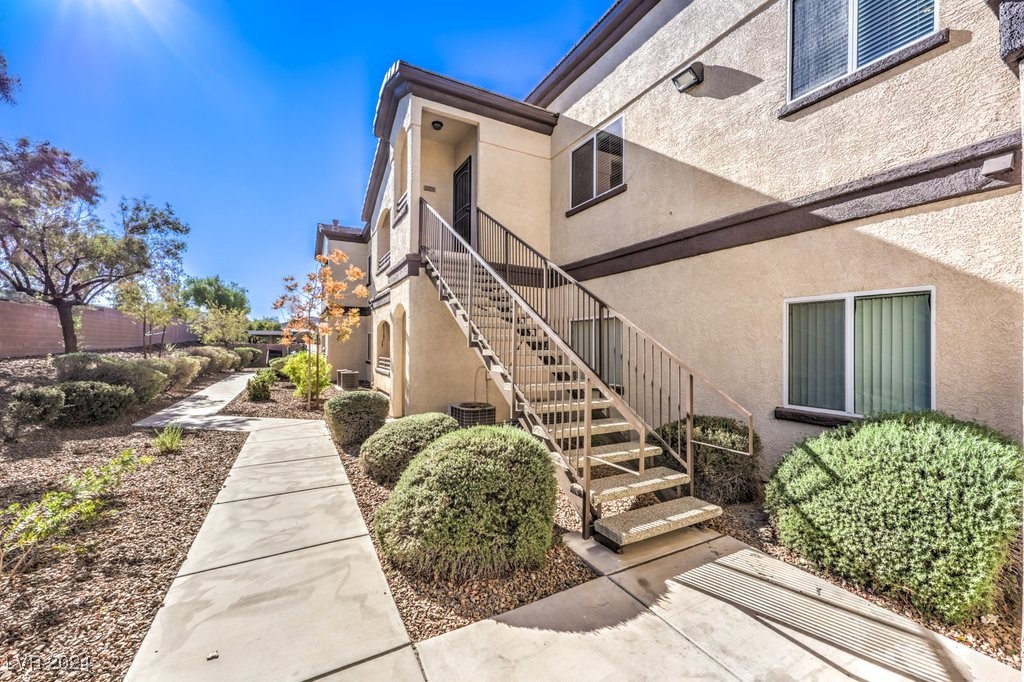 2291 West Horizon Ridge Parkway 13274