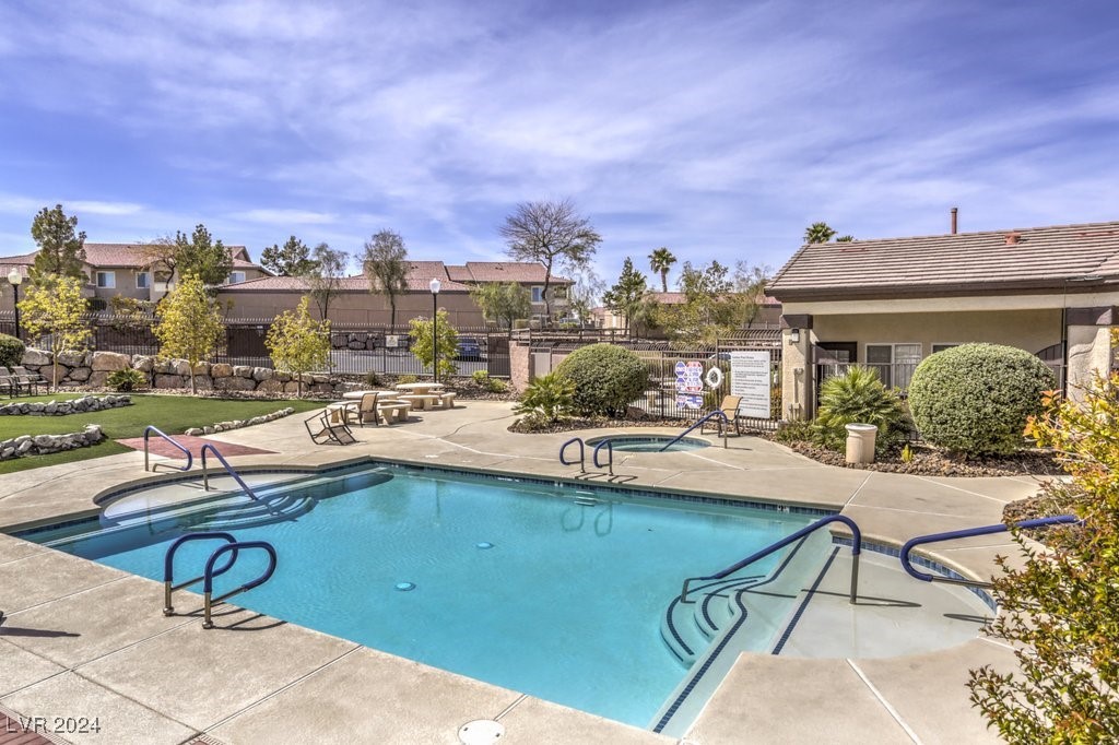 2291 West Horizon Ridge Parkway 13274