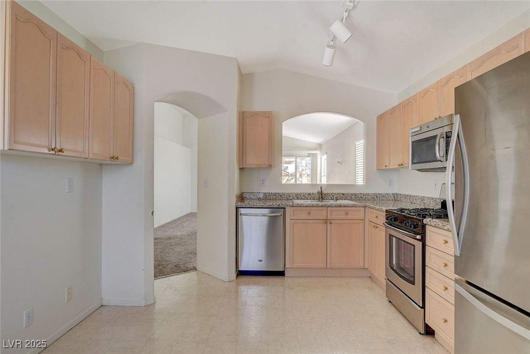 7300 Mountain Thicket Street