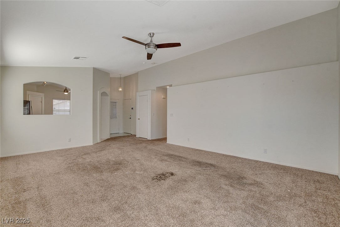 7300 Mountain Thicket Street