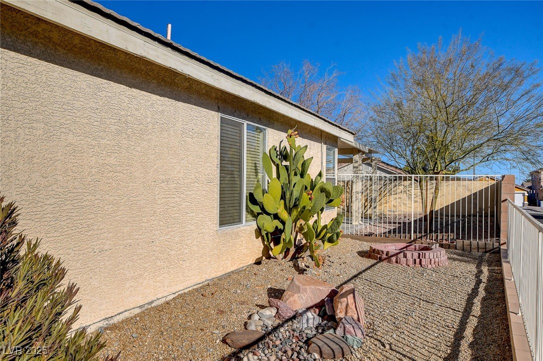 7300 Mountain Thicket Street