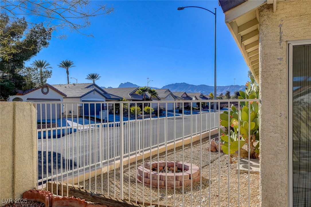 7300 Mountain Thicket Street