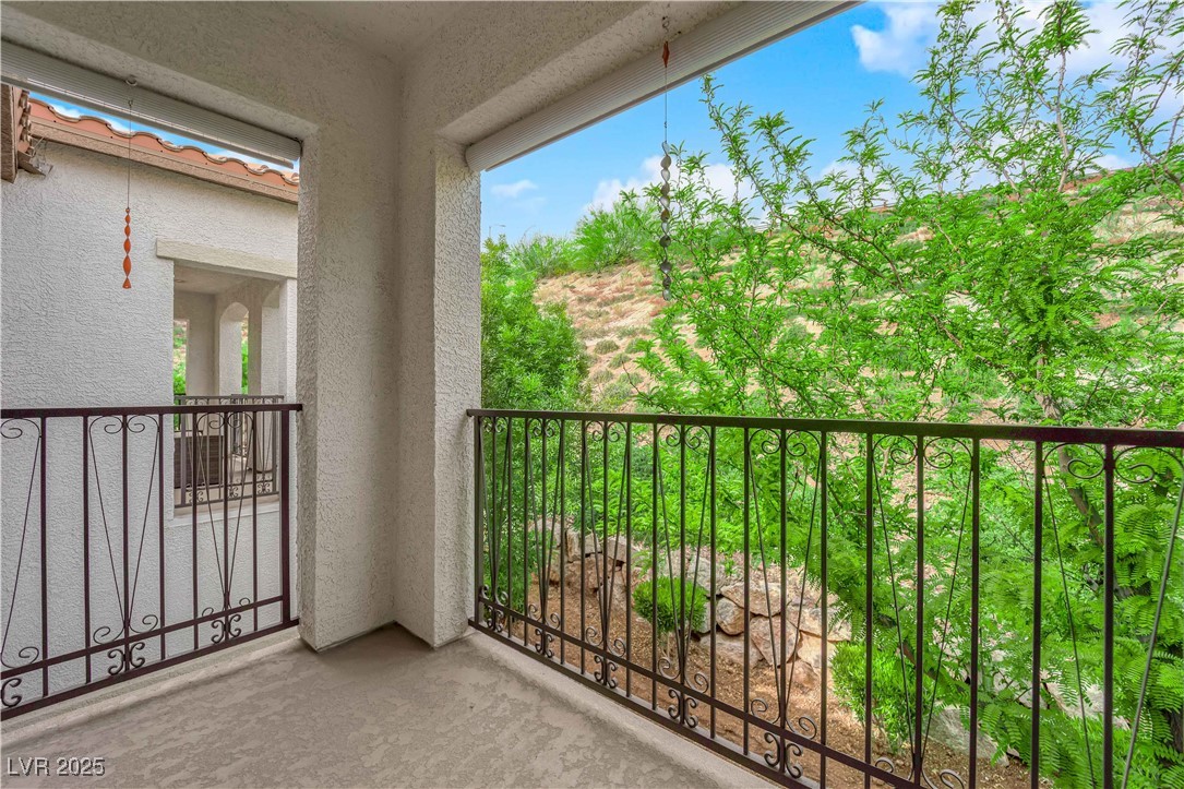1525 Spiced Wine Avenue 10102