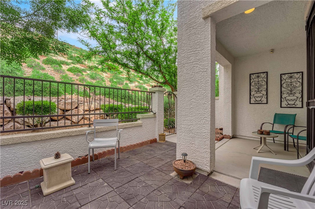 1525 Spiced Wine Avenue 10102