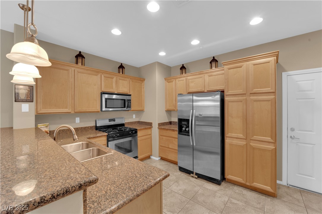 1525 Spiced Wine Avenue 10102