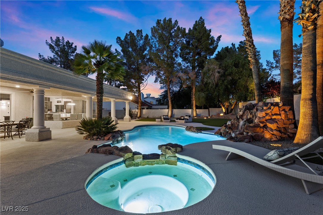 2268 Buckingham Court