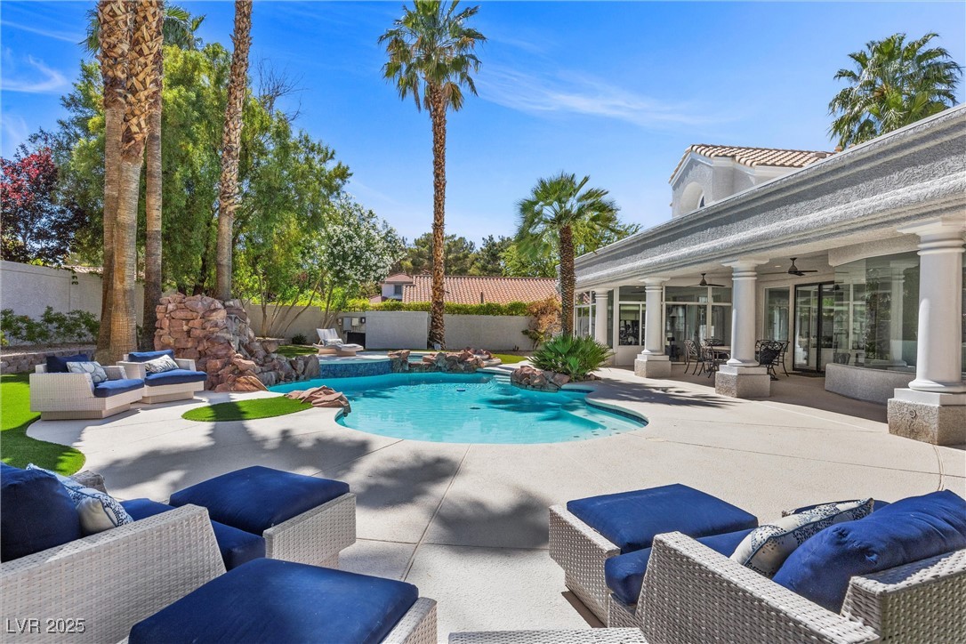 2268 Buckingham Court