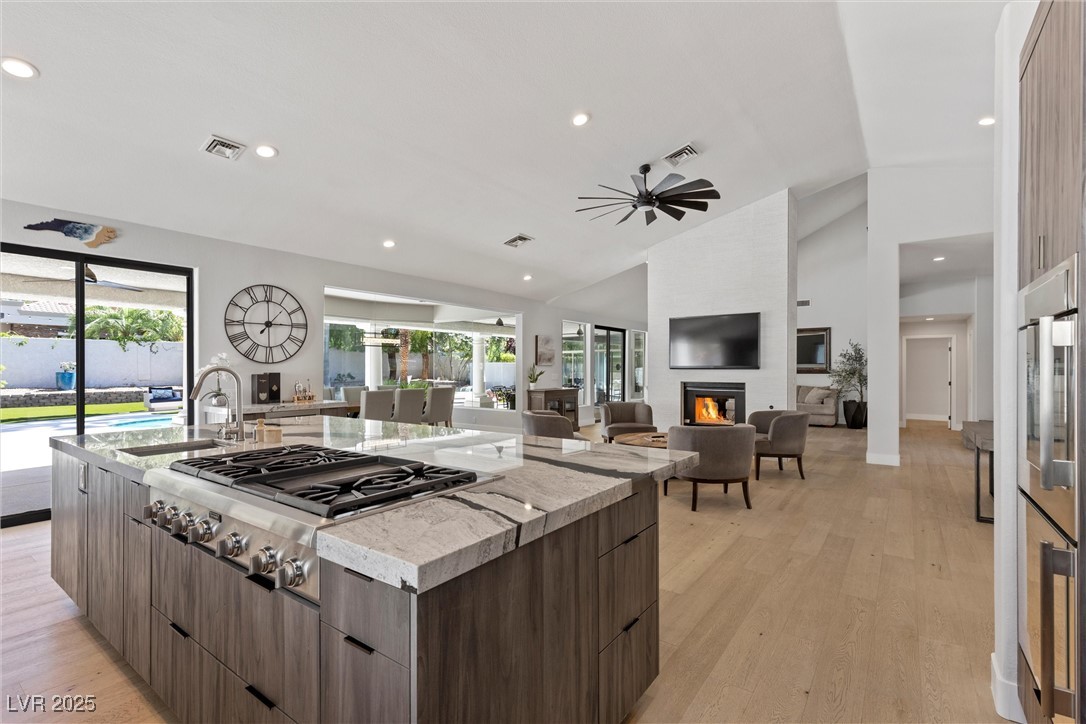 2268 Buckingham Court
