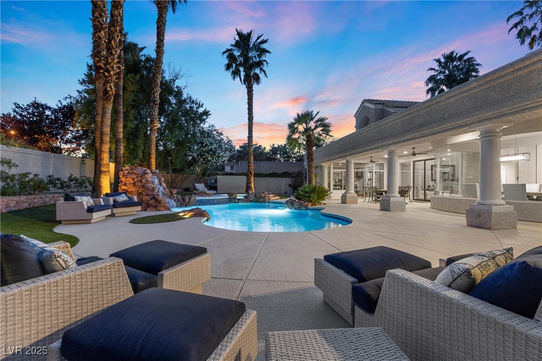 2268 Buckingham Court