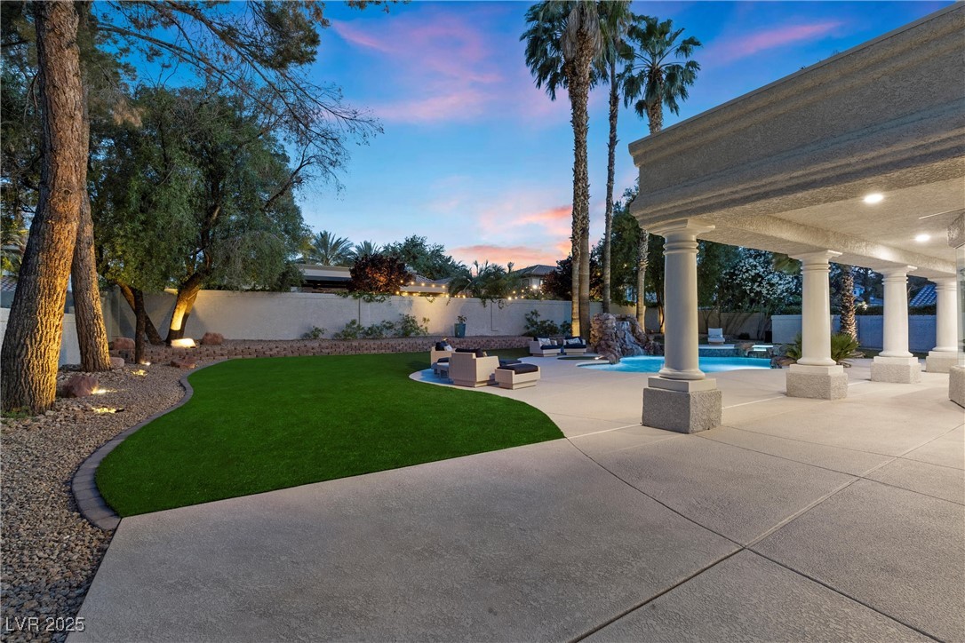 2268 Buckingham Court