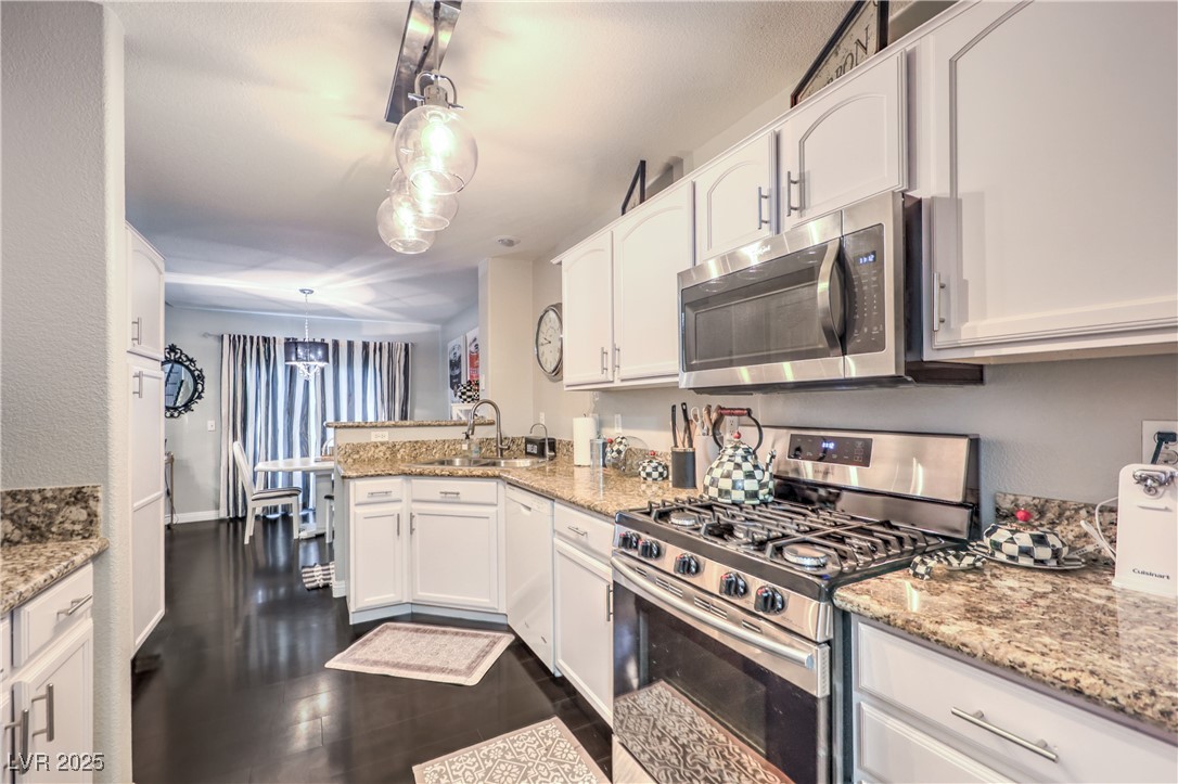 2906 Apogee Lane