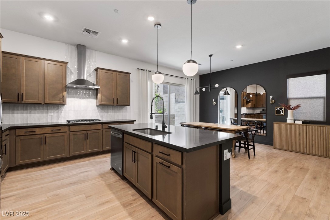 1563 Rock Kestrel Street