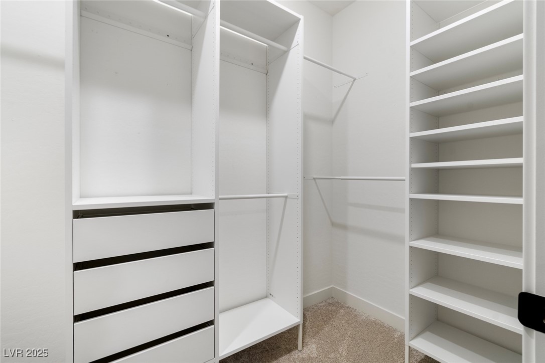 1563 Rock Kestrel Street