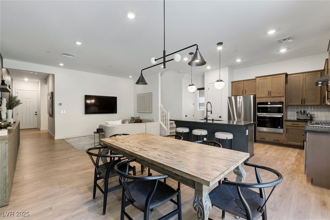 1563 Rock Kestrel Street