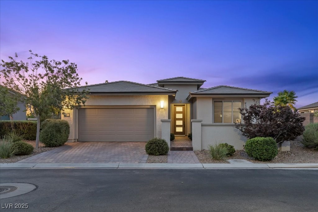 8 Lecco Lane