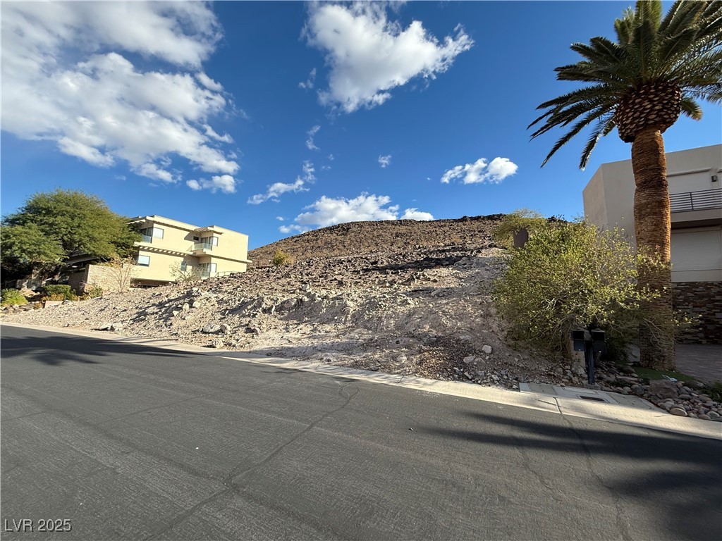 1725 Tangiers Drive