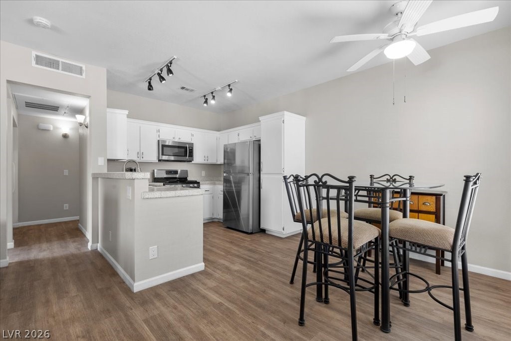 251 South Green Valley Parkway 2722