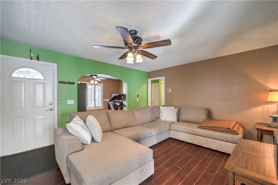 4760 Willow Crest Avenue