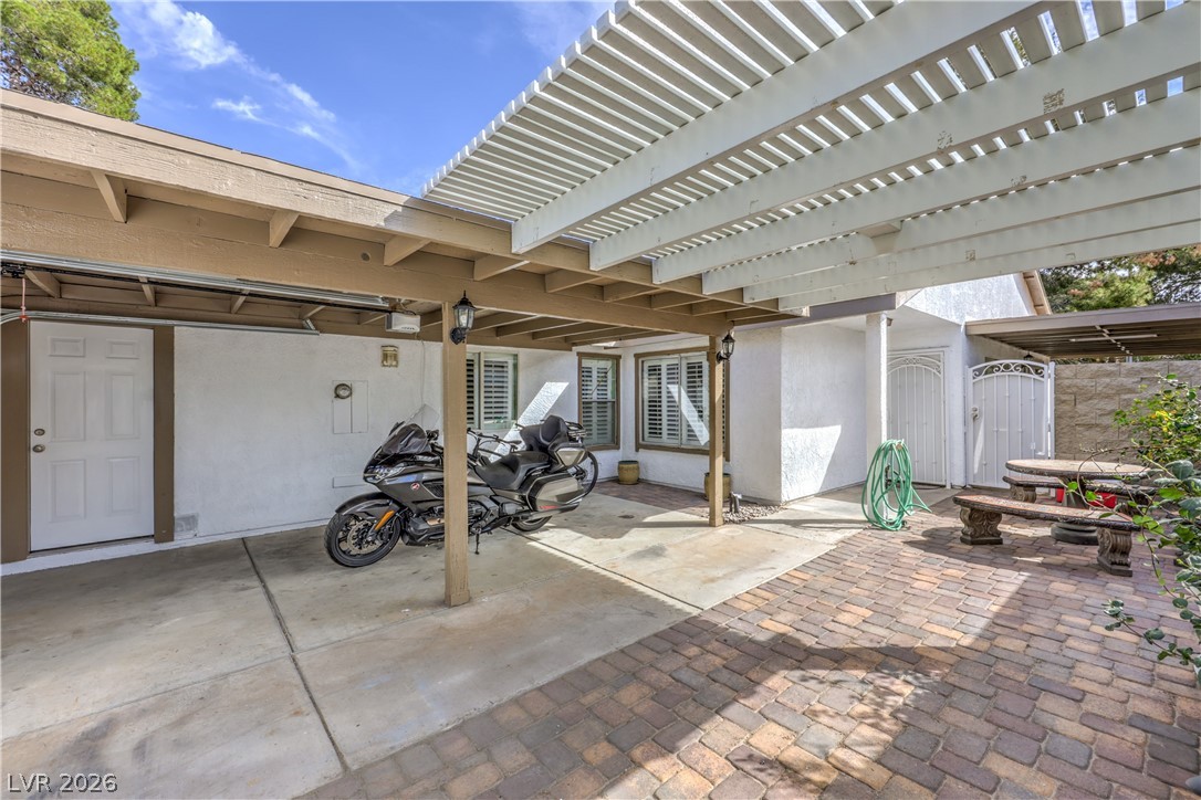 4760 Willow Crest Avenue