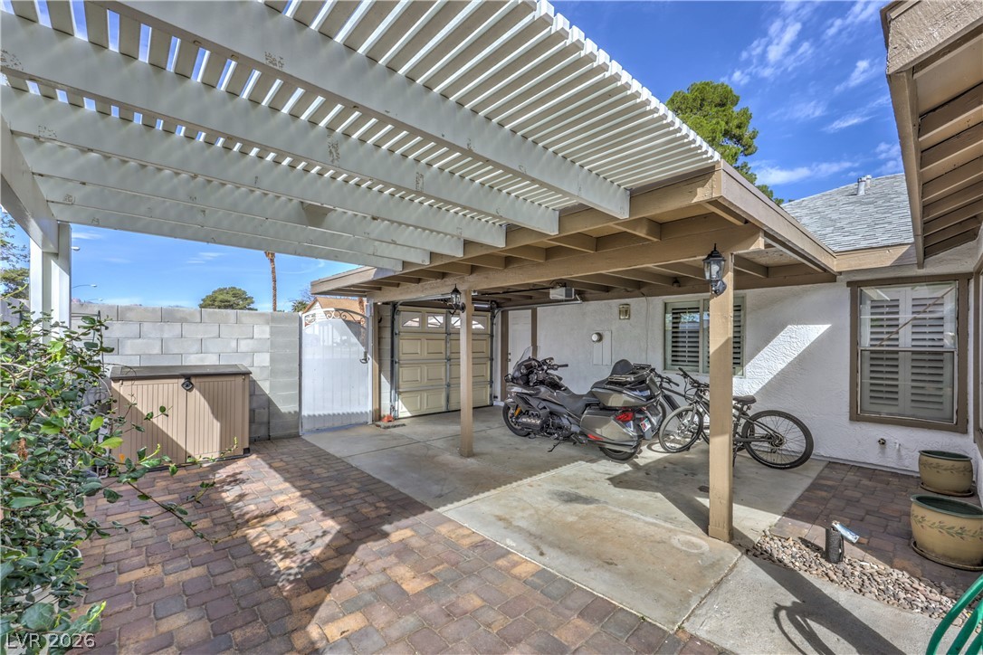 4760 Willow Crest Avenue