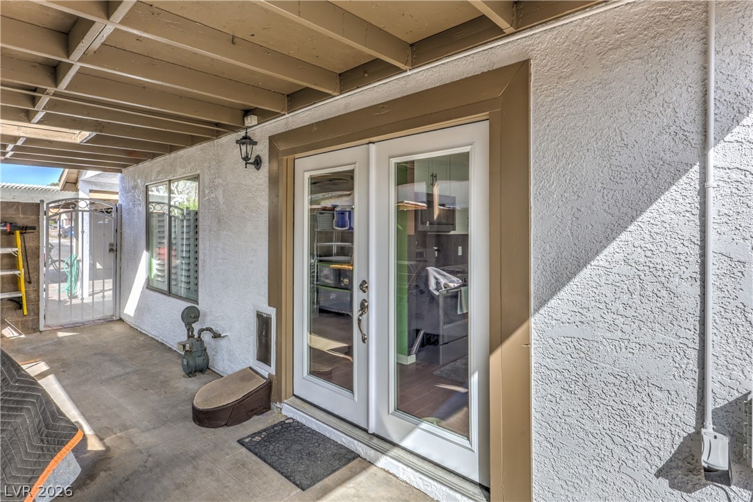 4760 Willow Crest Avenue