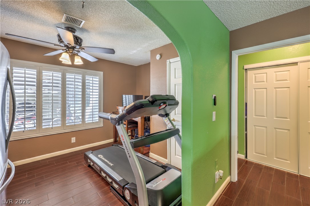 4760 Willow Crest Avenue