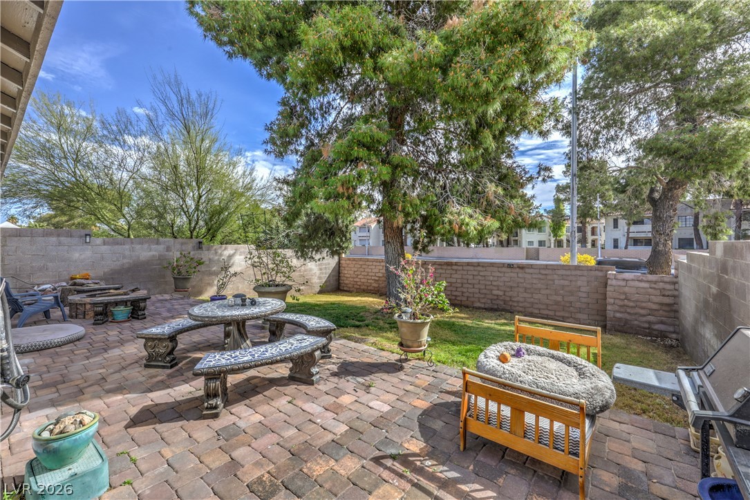 4760 Willow Crest Avenue