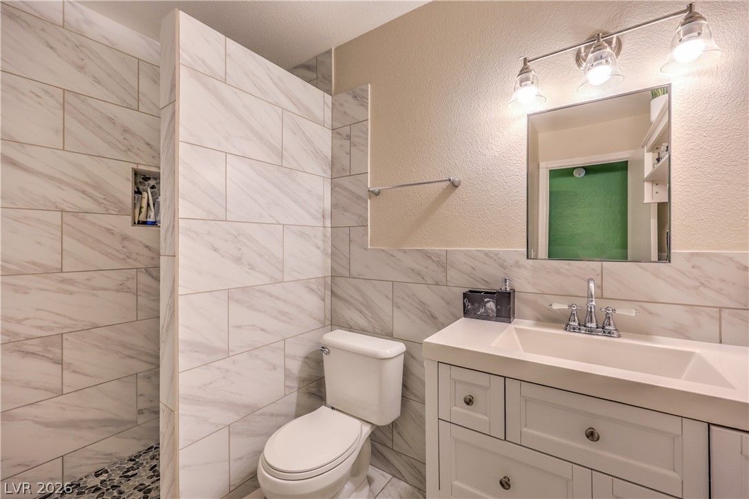 4760 Willow Crest Avenue