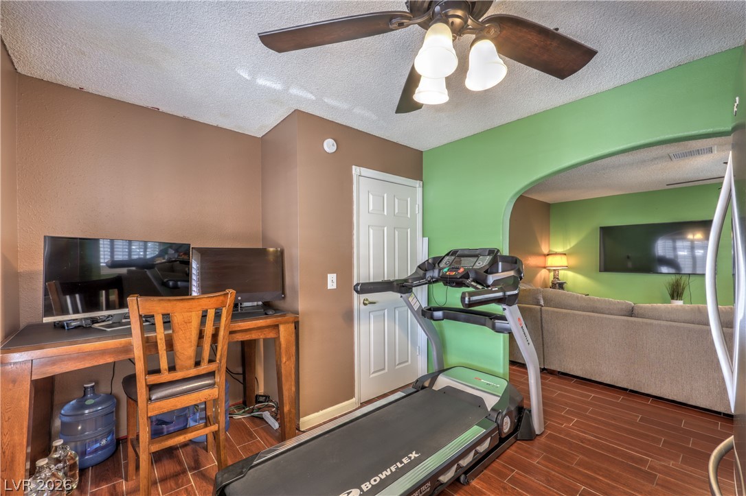 4760 Willow Crest Avenue