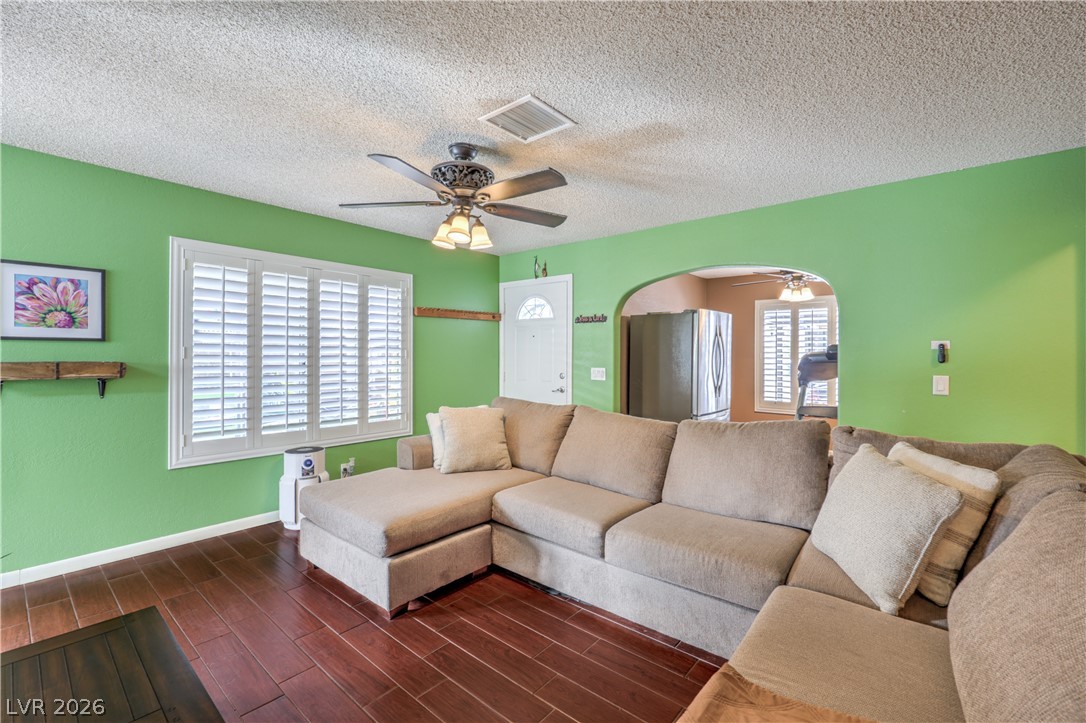 4760 Willow Crest Avenue