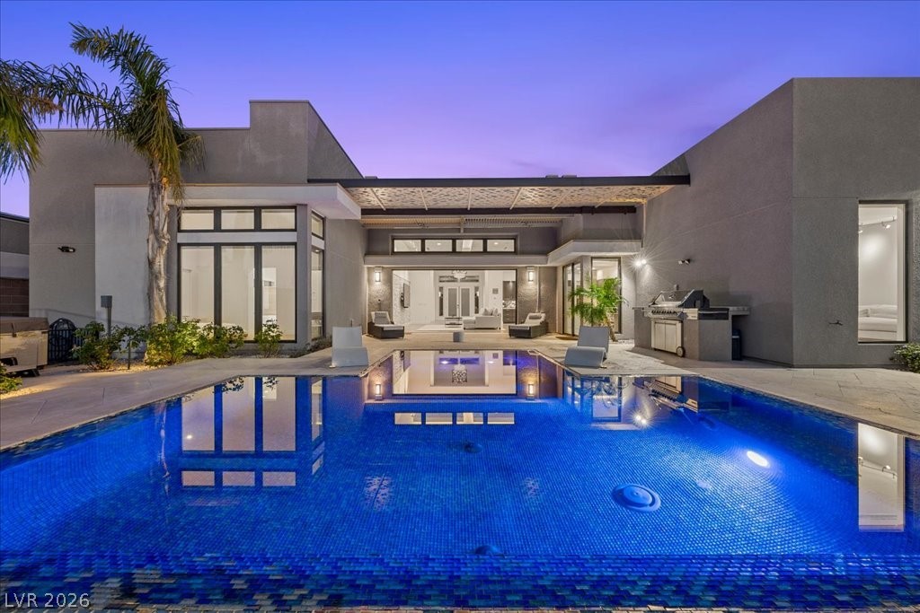 2228 Summit Mesa Lane