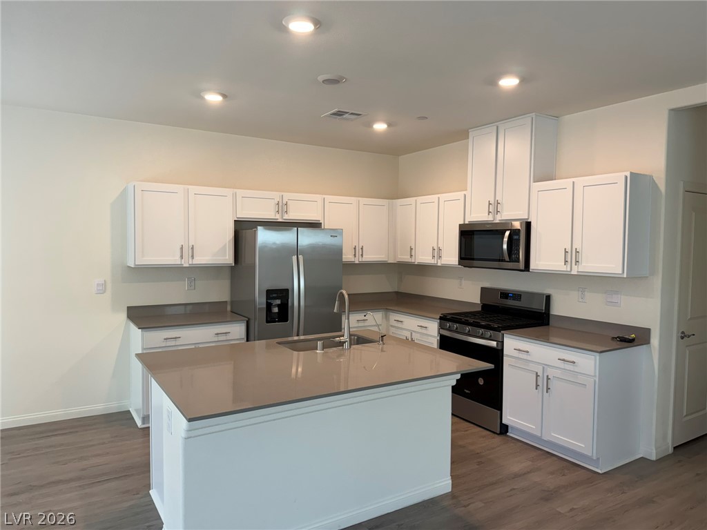 4707 Turquoise Cliffs Avenue
