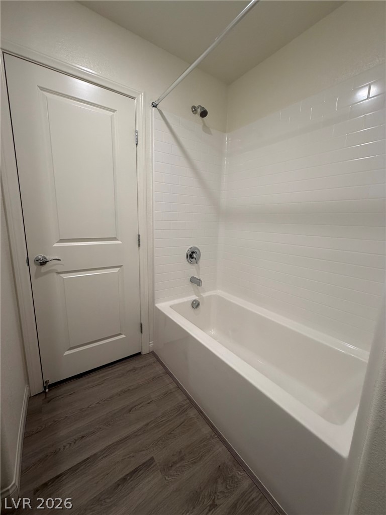 4707 Turquoise Cliffs Avenue