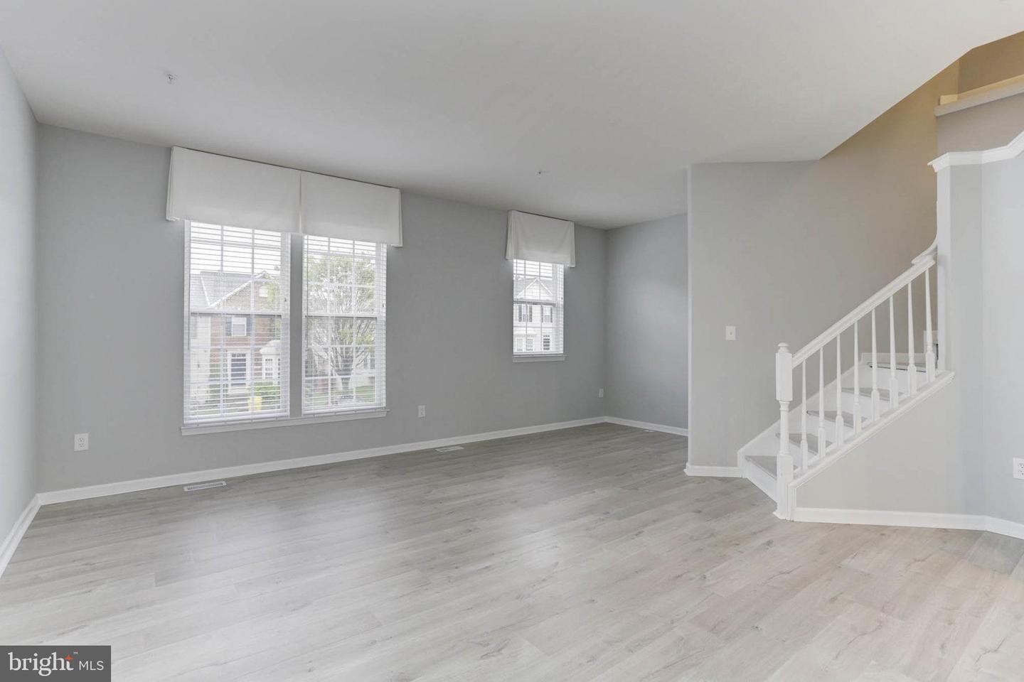 1418 Pangbourne Way