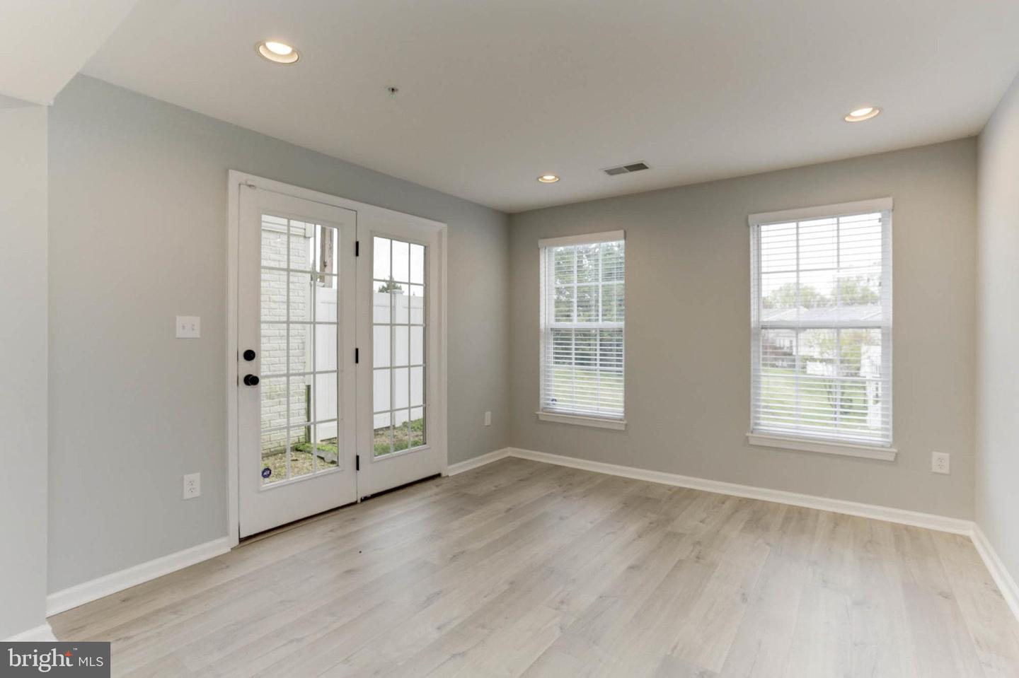 1418 Pangbourne Way