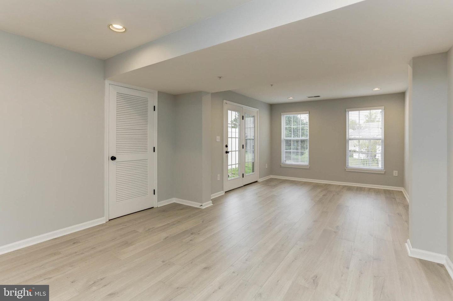 1418 Pangbourne Way