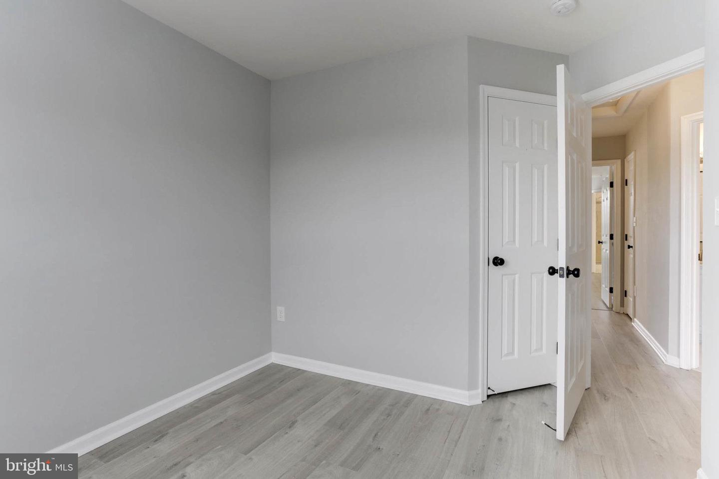 1418 Pangbourne Way