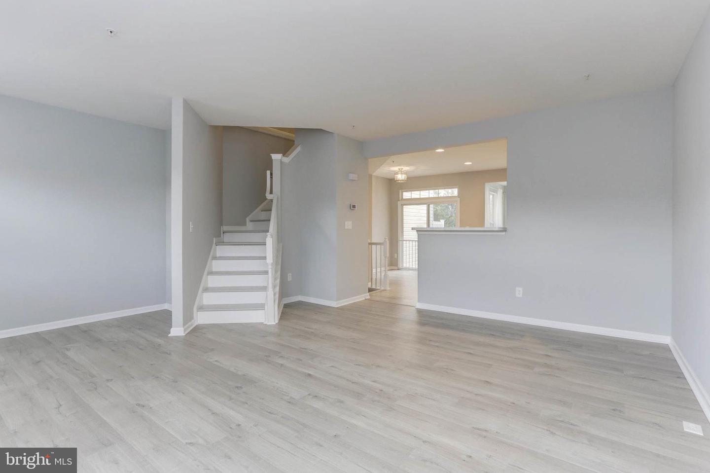 1418 Pangbourne Way