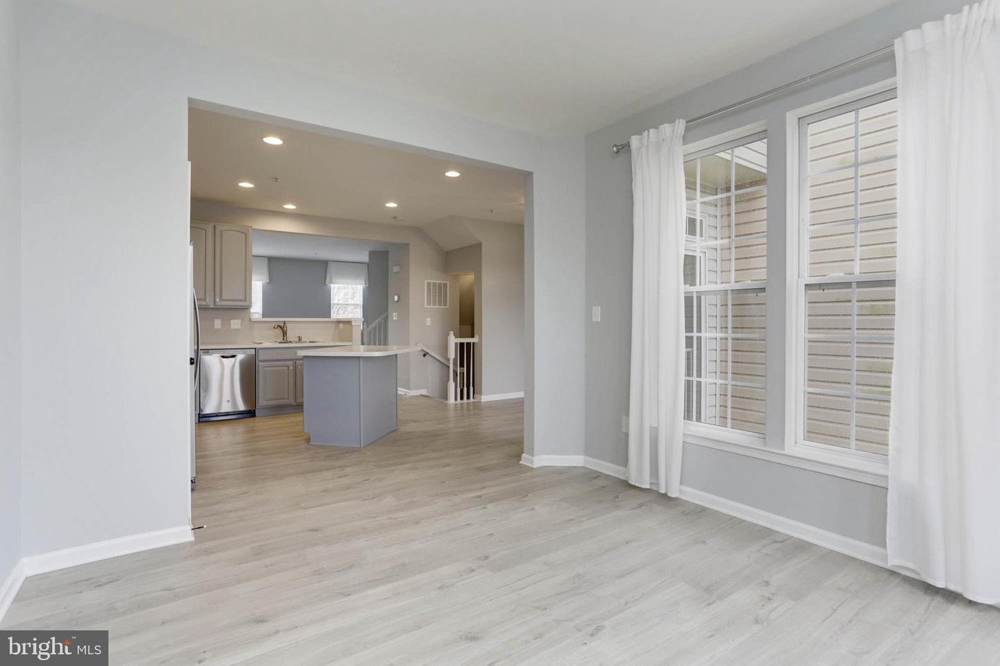 1418 Pangbourne Way