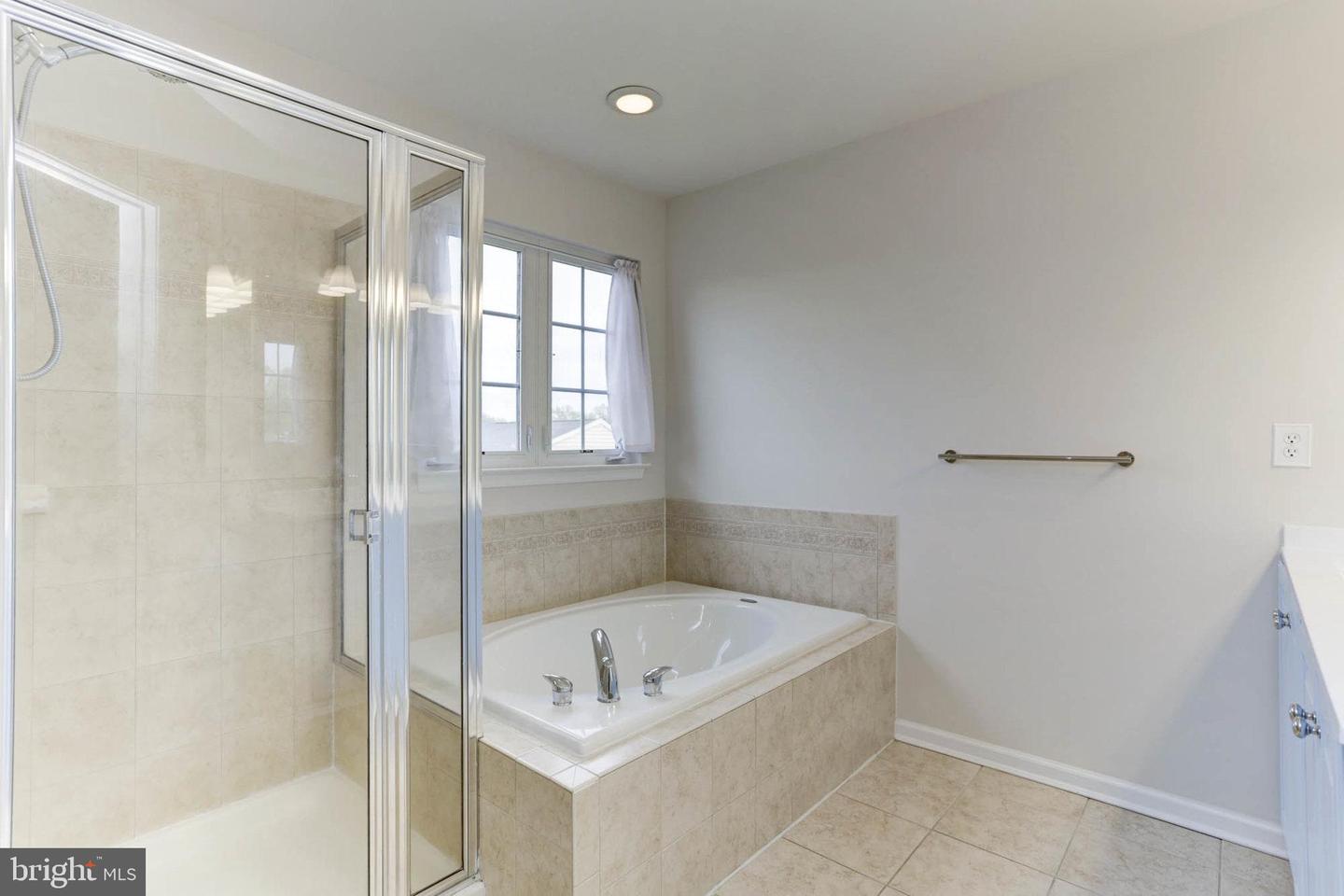 1418 Pangbourne Way